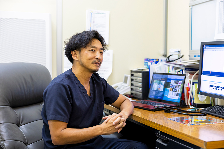 倉岡院長が消化器内科の道へ進んだ理由をお聞かせください。